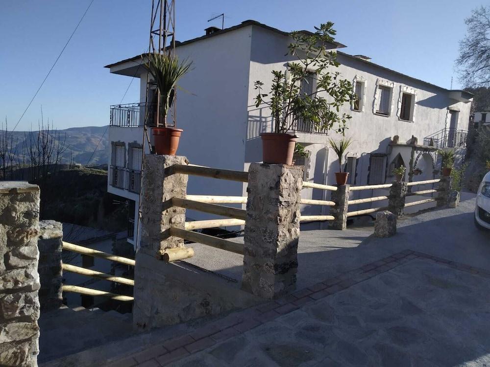 Alojamiento Rural Mirador Del Avellano Alpujarra De La Sierra Eksteriør billede